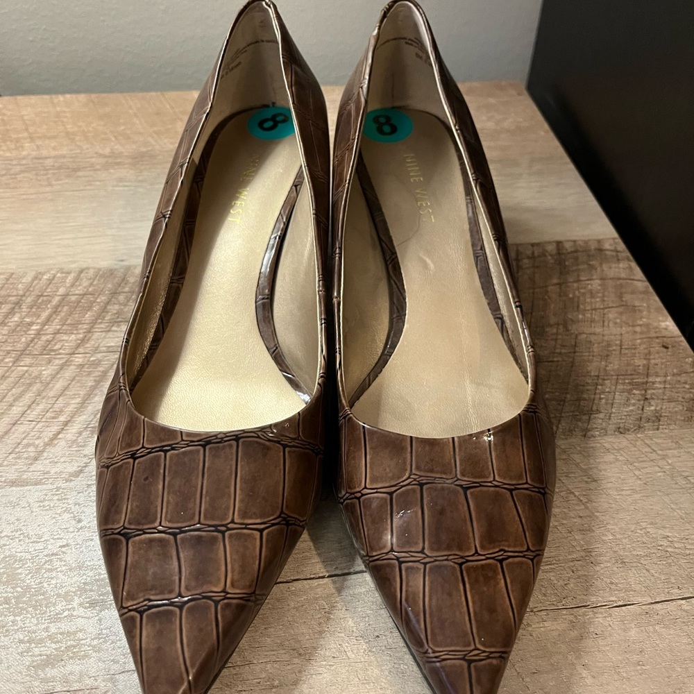 Brown women’s pumps 8